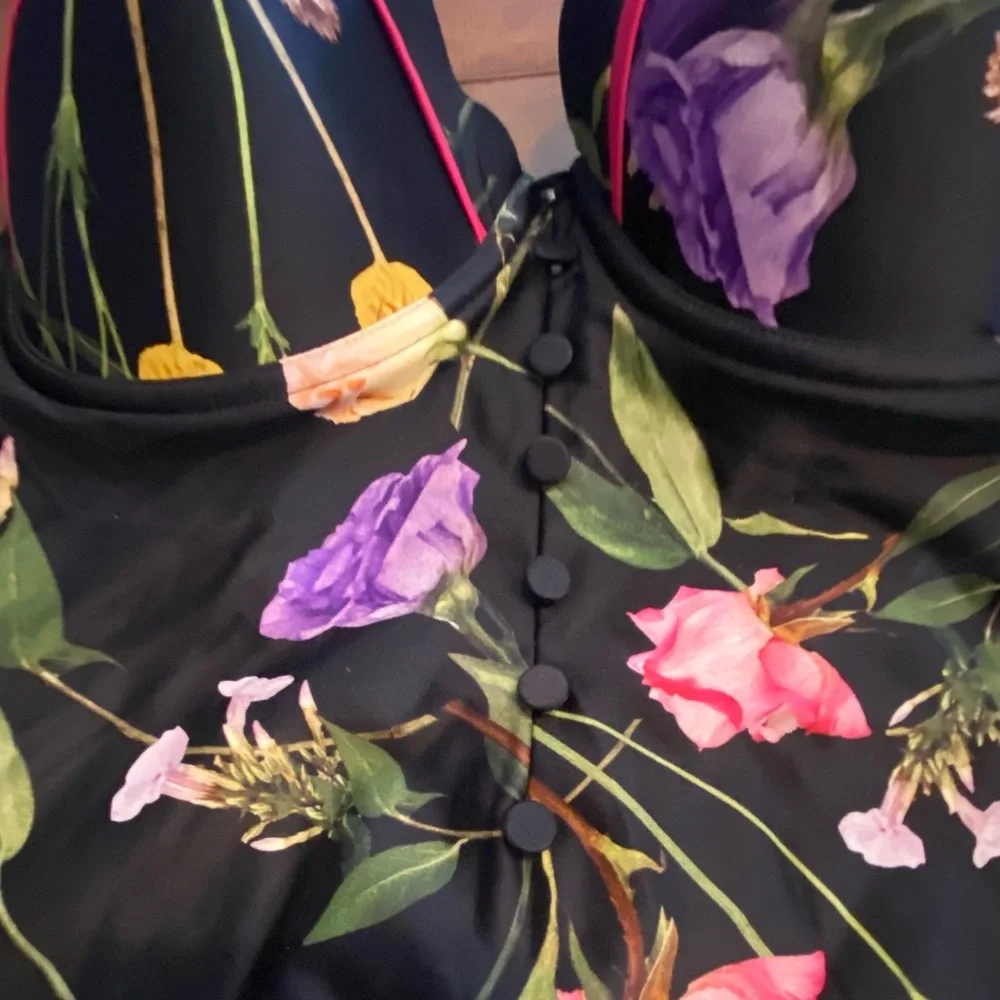 Ted Baker Saffiey Floral Print One Piece Swimsuit 
Size L. Preowned used once - Picture 6 of 9